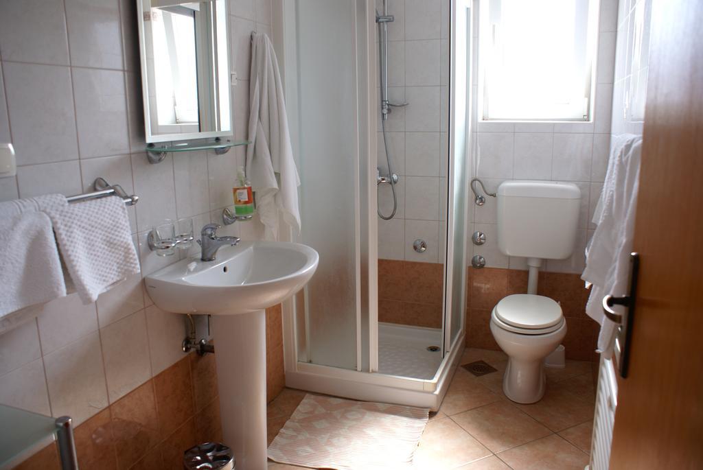 Apartments Robert بورات المظهر الخارجي الصورة