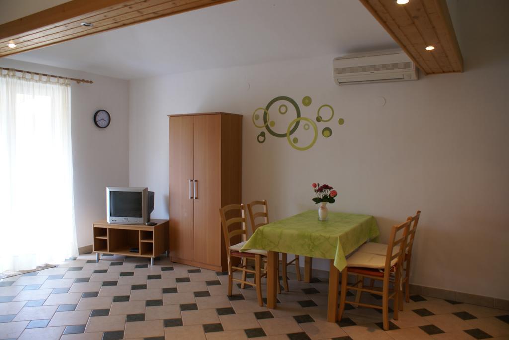 Apartments Robert بورات المظهر الخارجي الصورة